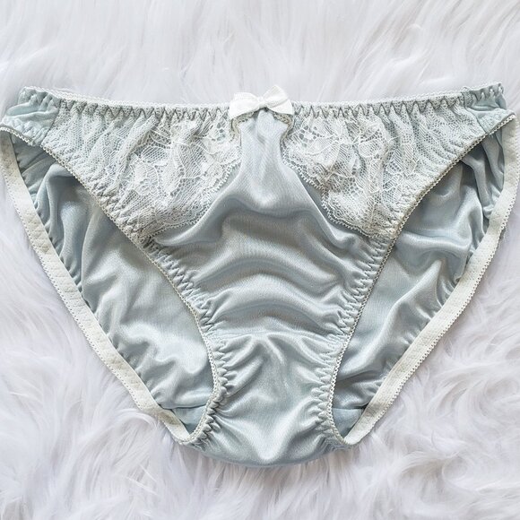 Pale metallic green lace panty - Picture 1 of 3